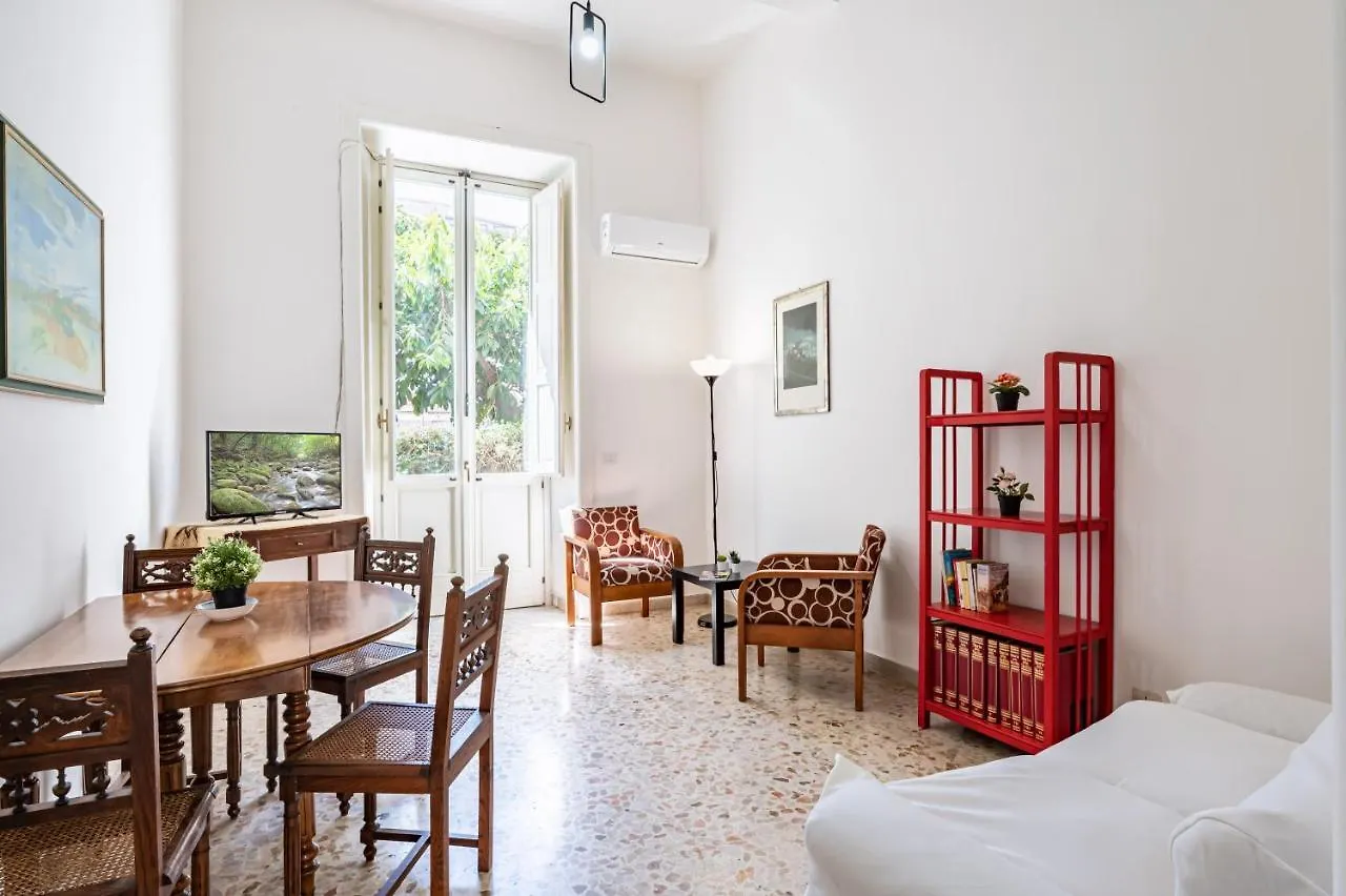 Corso Italia Central Flat Near The Seafront contacts